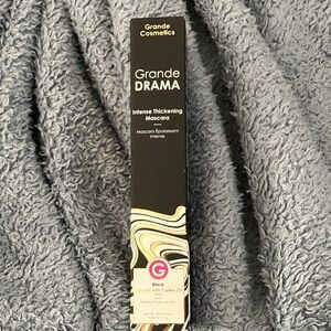 Grande Cosmetics Grande DRAMA  Intense Thickening Mascara